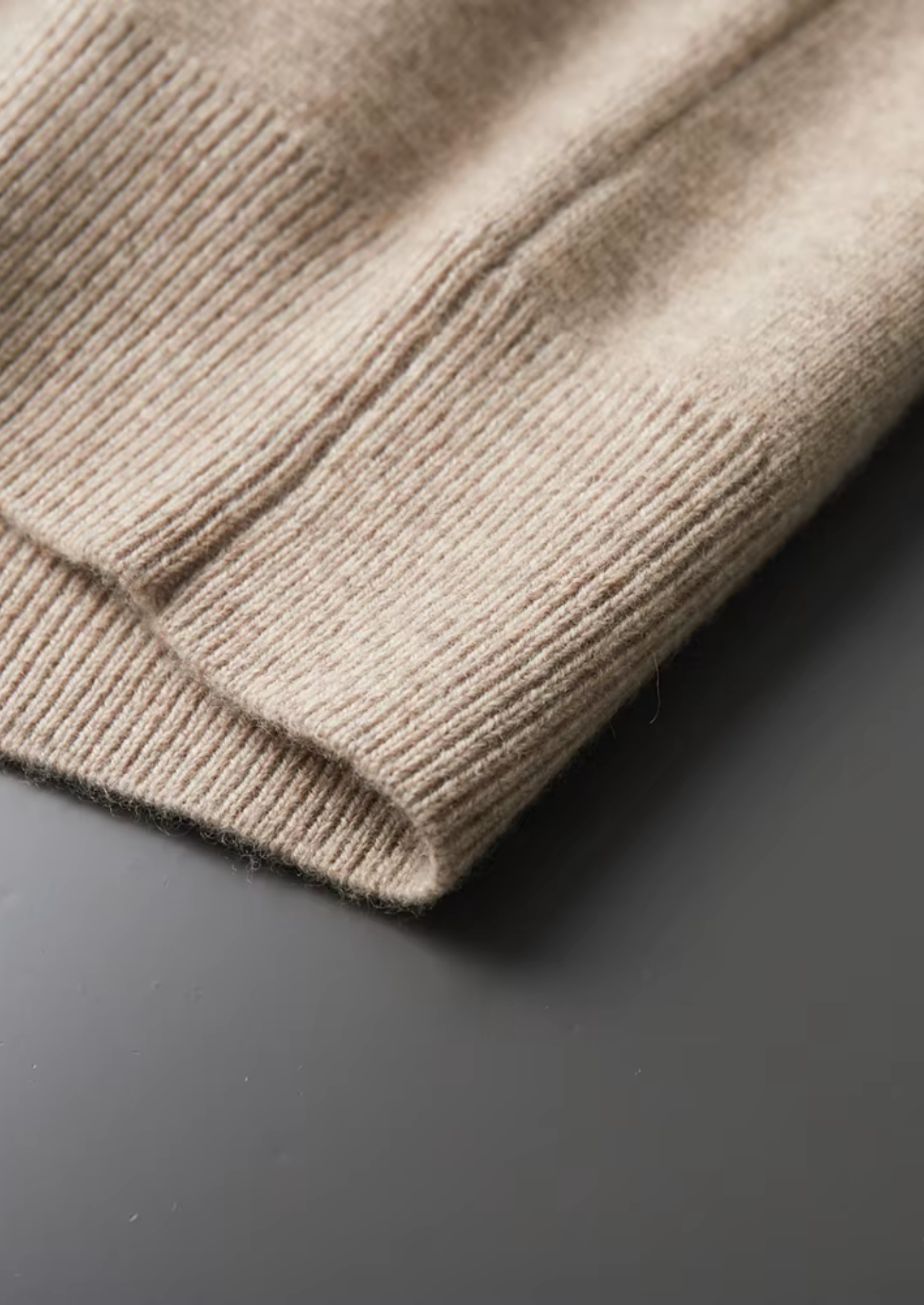 EXTRA-FINE MERINO WOOL ZIP POLO CARDIGAN